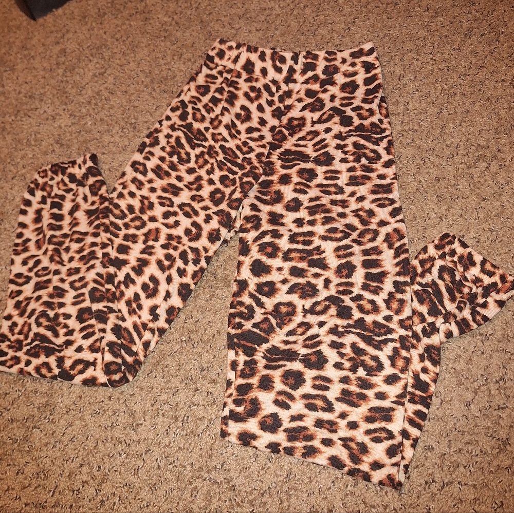 Leopard Print Long Sleeve Lounge Top - Women - Picture 4 of 6
